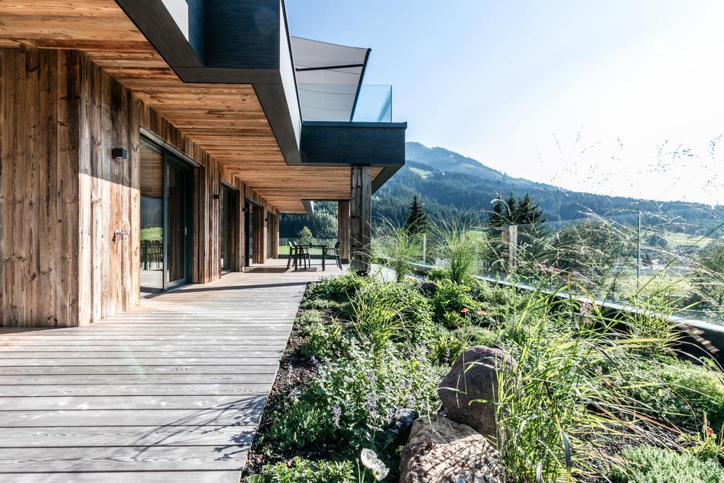 Hubertus Logis Apartments Brixen im Thale Exterior photo